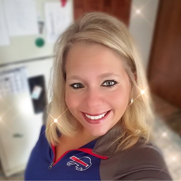 Meet your Posher, April - Picture 1 of 1